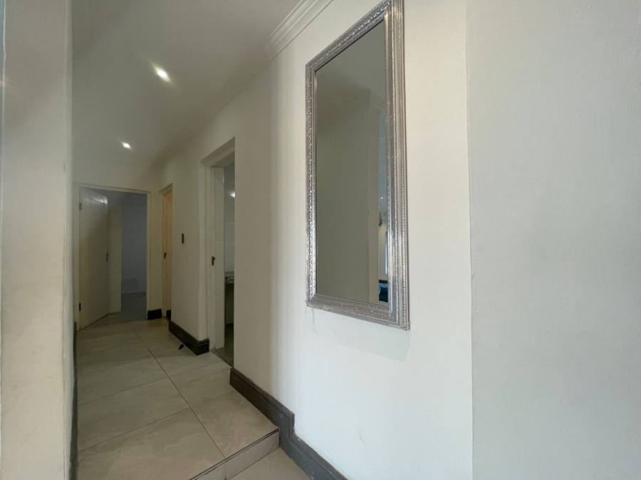 5 Bedroom Property for Sale in Pelican Heights Western Cape